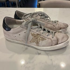 Great condition! Golden Goose Woman’s Sneaker. Sz. 38. Message me any questions!